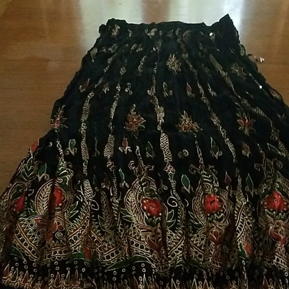 PLUS SKIRT was $25 - Picture 4 of 6
